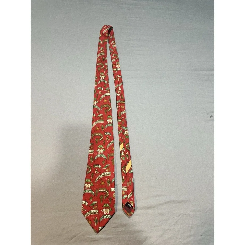 VTG Salvatore Ferragamo 100% Silk Tie, Italy‎ Red Tiger/Camel/Elephant Print
